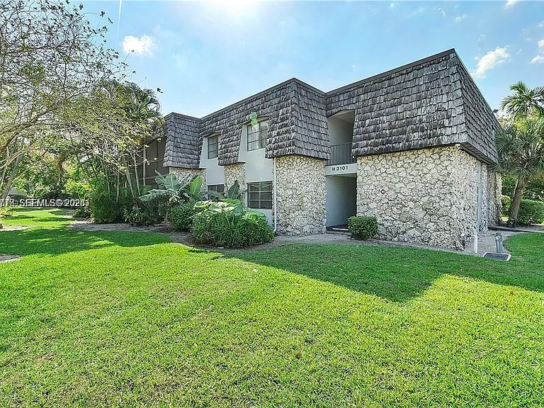 3101 Oakland Shores Dr #H203 — Photo 1