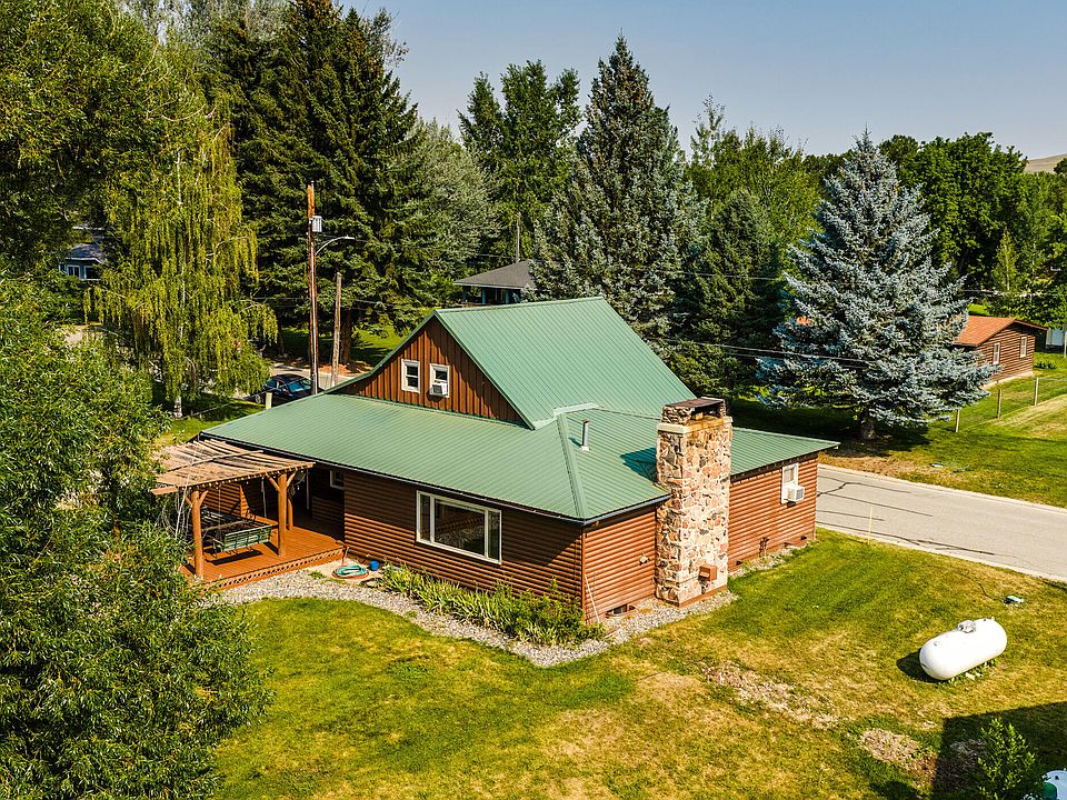 1st image of 435 4th Ave W
