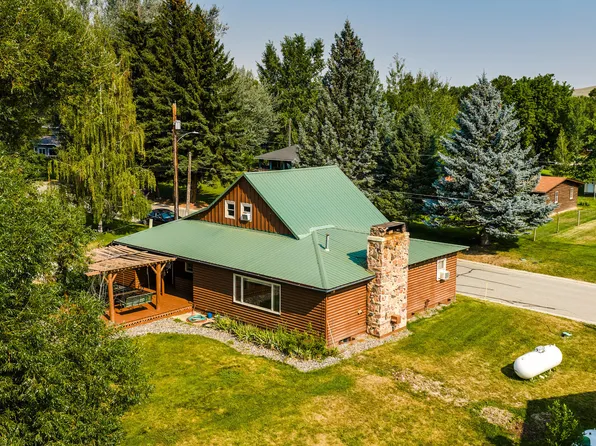 435 4th Ave W, Dayton, WY 82836