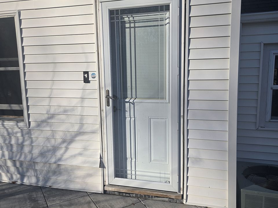 1st image of 6 Elbomar Dr