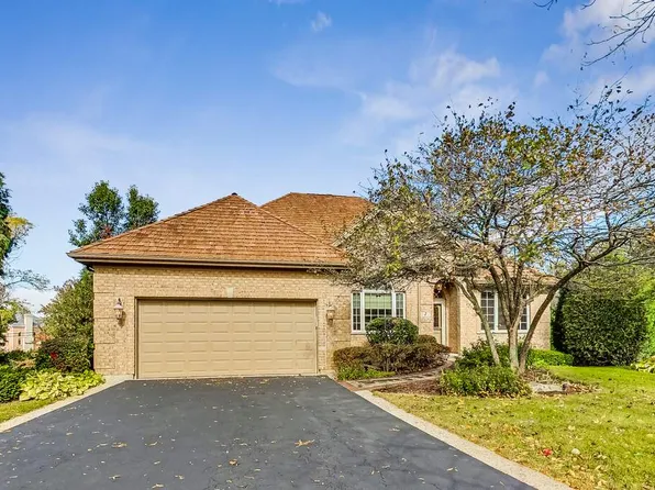 2 Carleton Ct, Inverness, IL 60010