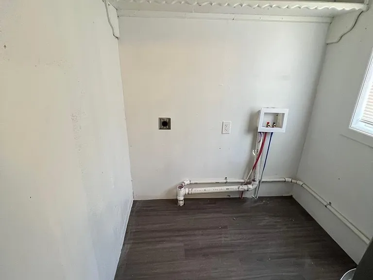 320 SE 16th St — Photo 8