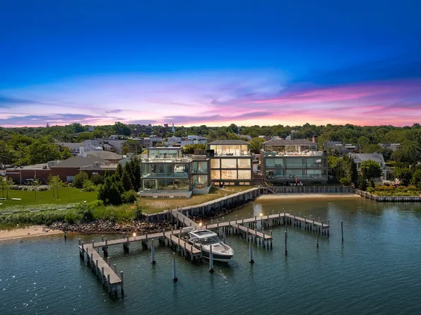 2 W Water St #1B, Sag Harbor, NY 11963