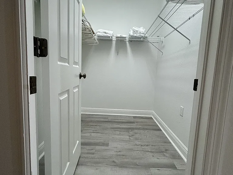 Closet 1
