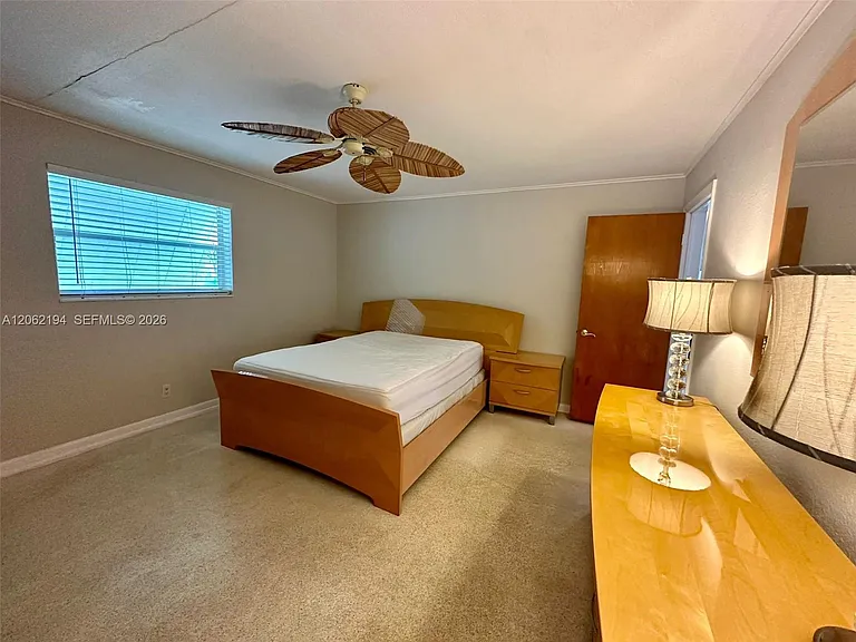 810 NW 8th Ave — Photo 8