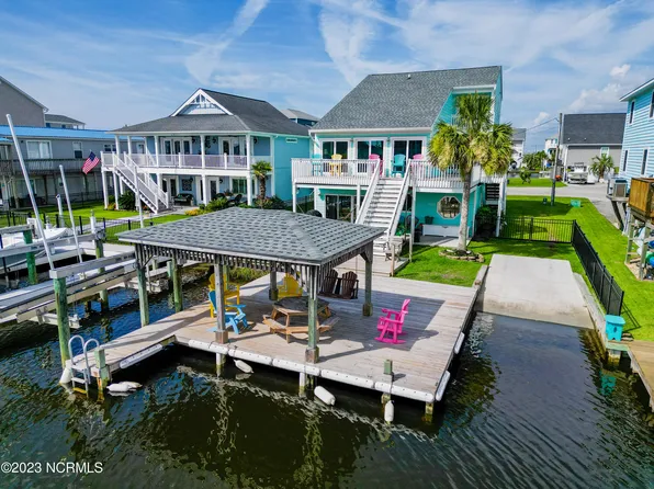 1050 1st Street, Surf City, NC 28445