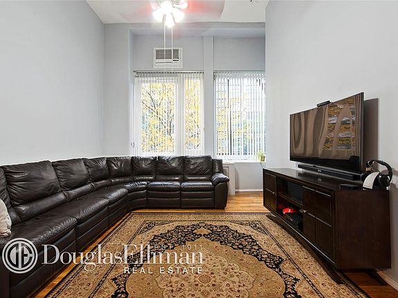5th image of 12 E 14th St APT 2D