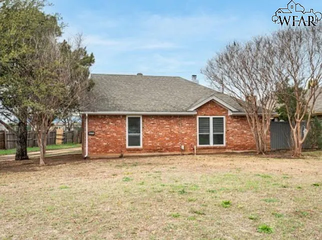 3037 Cunningham Dr — Photo 2