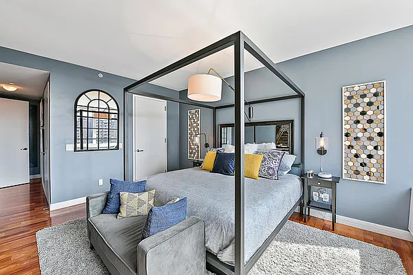 Sold by Exclusive Properties Sotheby's International Realty | media 11