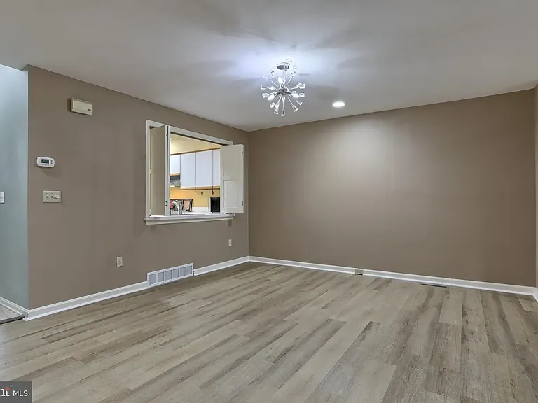 1127 Wicklow Ct — Photo 34