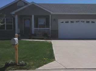 200 Derek Dr, Hawk Point, MO 63349