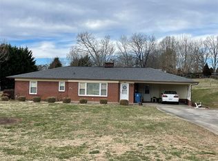 3050 Clarks Chapel Rd, Lenoir, NC 28645