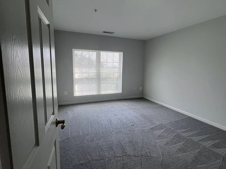 Dunn Loring Metro Apartments — Photo 9