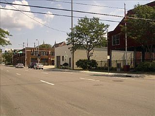 1st image of 325 Walnut St