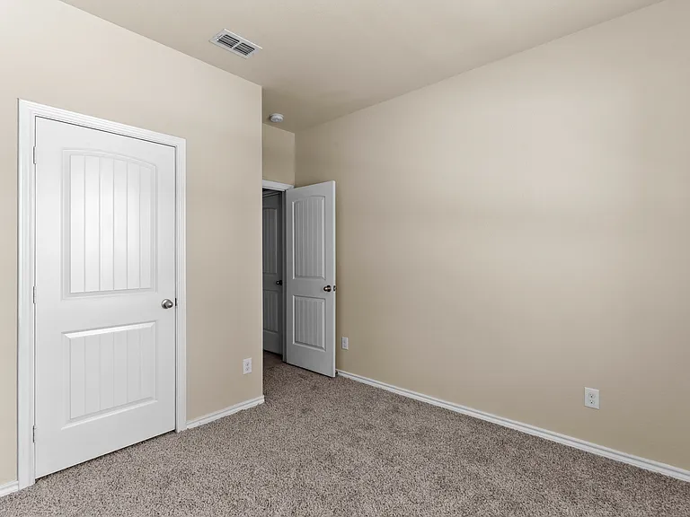 2517 Carolina Dr — Photo 24