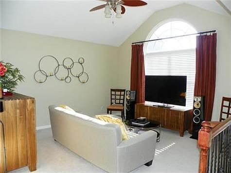 3rd image of 516 Cedar Ct