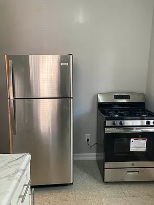 Rented by Sprint Realty | media 4