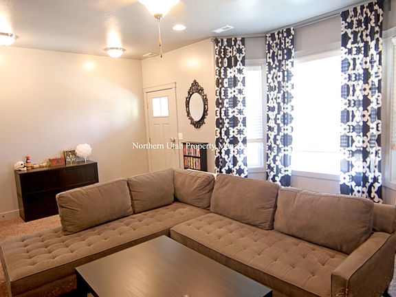 5 Front Room 3_08192020