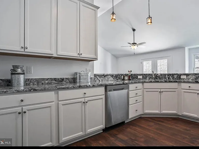 1200 Happy Ridge Dr — Photo 12