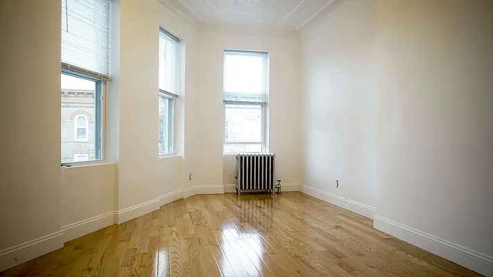 Rented by Nooklyn NYC LLC | media 18