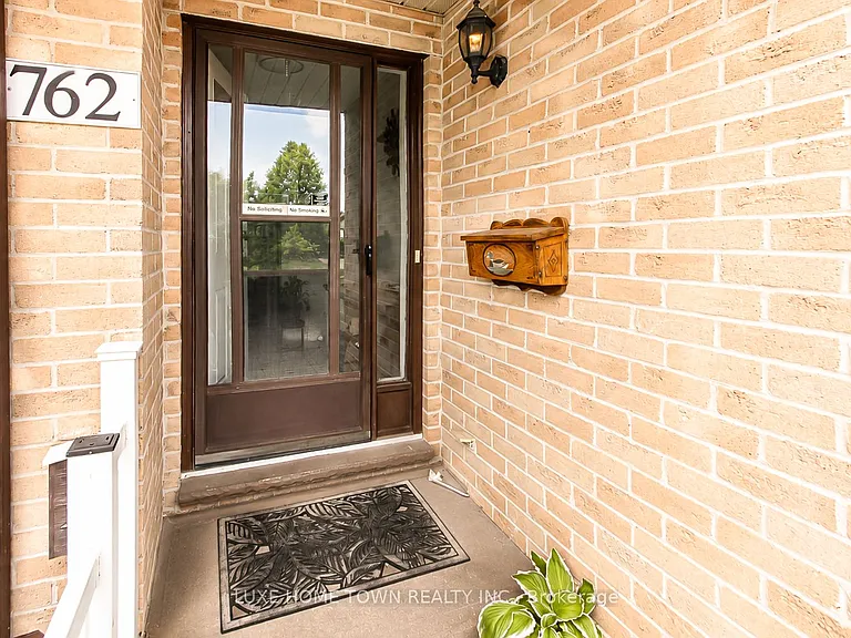 762 Railton Ave — Photo 4