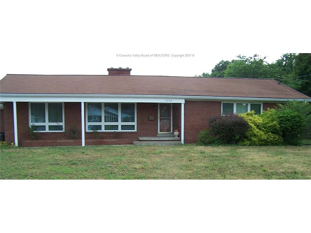 2909 Chandler Dr photo 1
