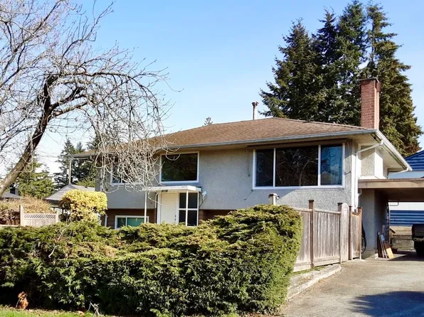 9720 Crown Cres, Surrey, BC V3V 2T8