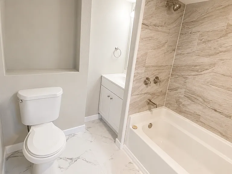 715 Utica Ave — Photo 3