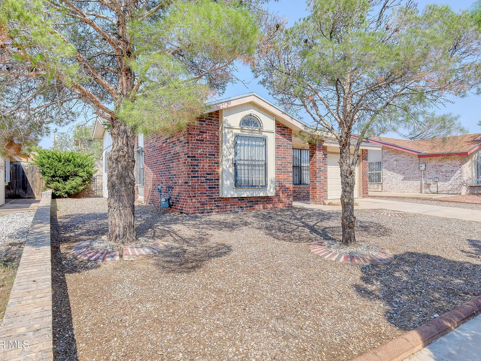 3 bed, 2.0 bath, 984 sqft, $1,395 — Photo 2