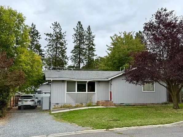 562 Ray Ln, Ashland, OR 97520