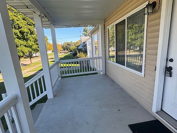 3rd image of 949 Hubbard Ave