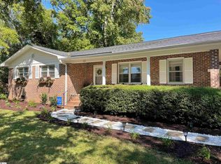 102 W Maple St, Clinton, SC 29325