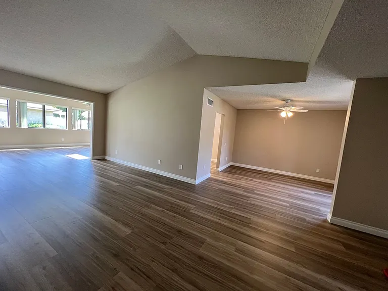 14117 Village 14 — Photo 4