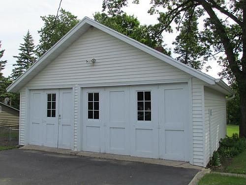 4th image of 1109 Woodrow Ave