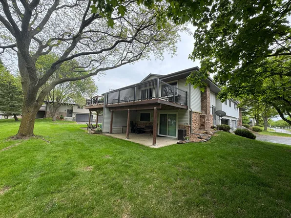 604 Portland Pl, Burnsville, MN 55337