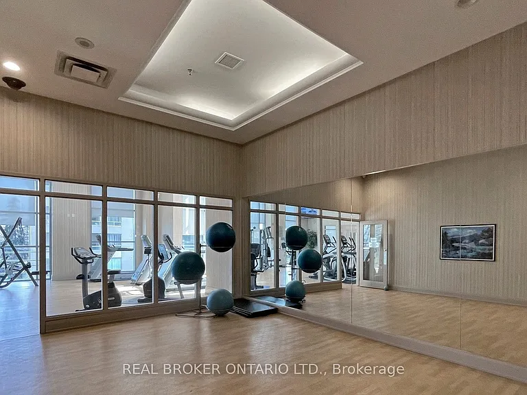 8 Hillcrest Ave #505 — Photo 16