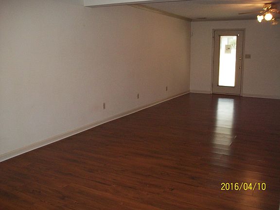 4th image of 860 Park Pl NE