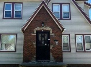 13820 Lake Shore Dr, Bratenahl, OH 44110