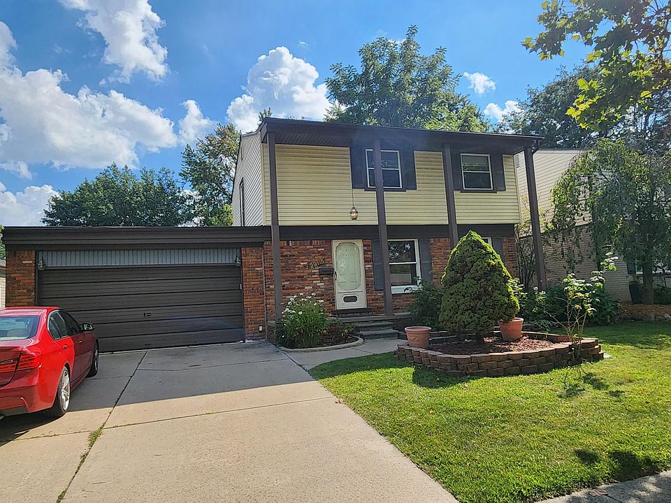 Main entrance with attached garage