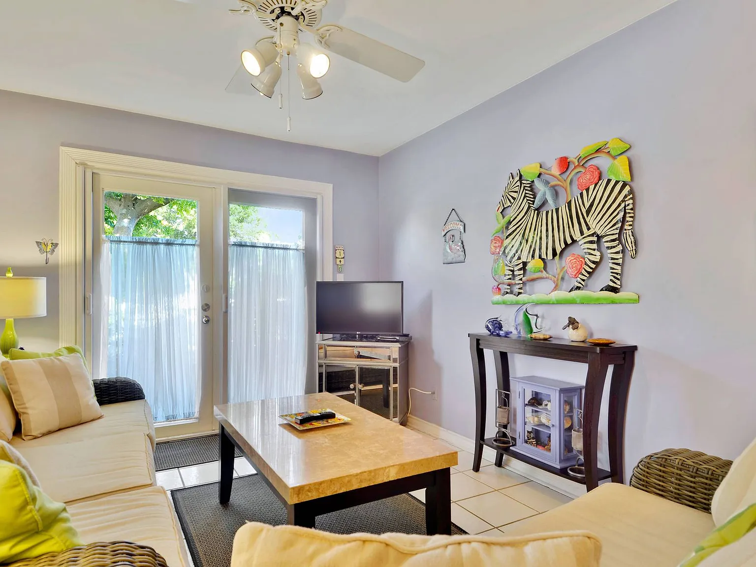 2 bed, 646 sqft, $3,900 — Photo 3