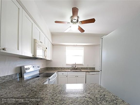 4th image of 3850 NE 21st Way APT 62