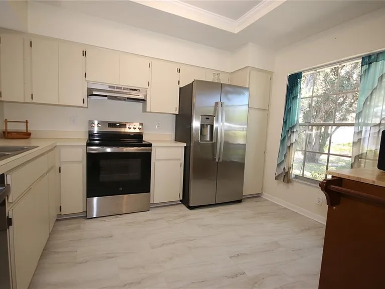 1535 Nursery Rd #403 — Photo 6