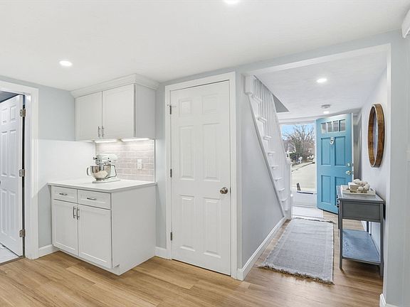4th image of 110 Union St