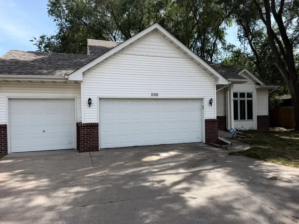 2321 Long Lake Rd, New Brighton, MN 55112