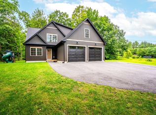 16 Morgan Meadow Dr, Gray, ME 04039