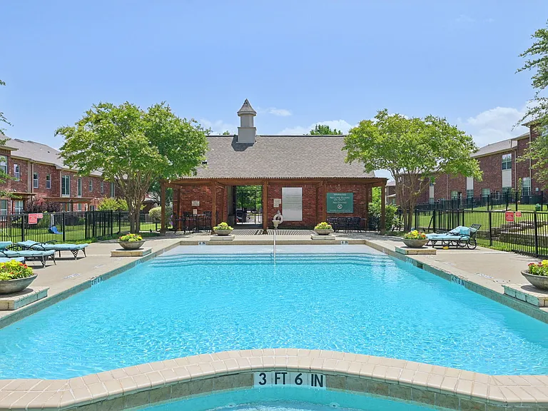 Oaks Estates of Coppell — Photo 33