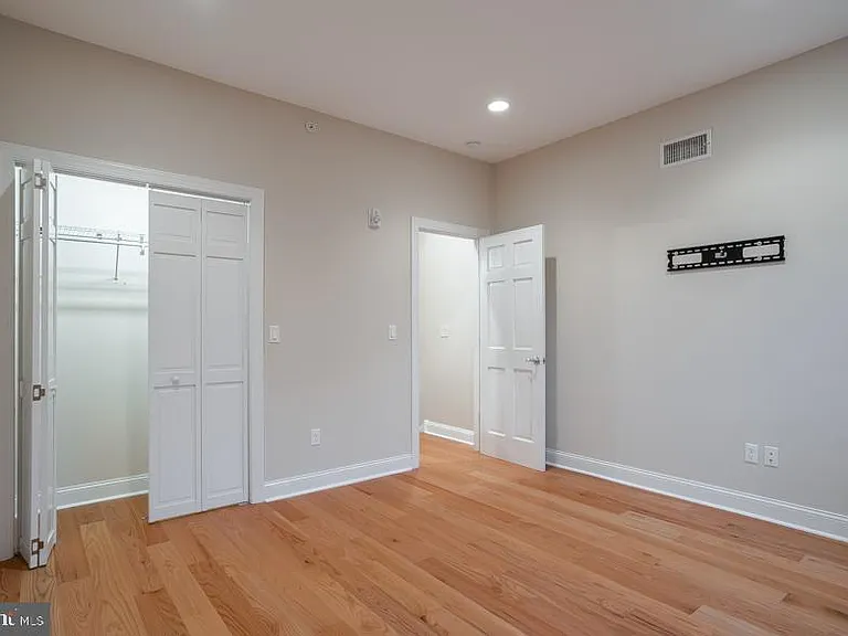 724 N 3rd St #2F — Photo 12