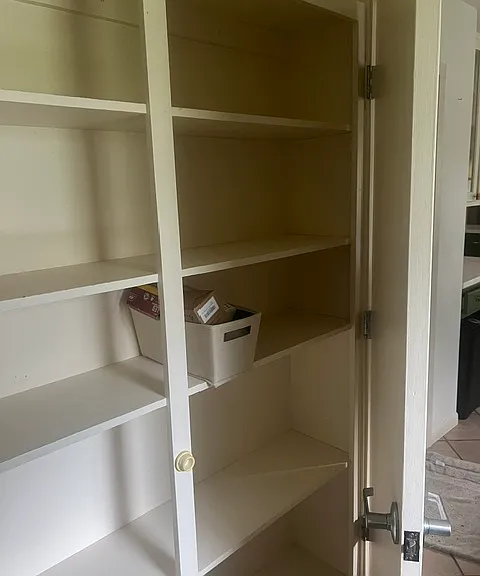 Large build in pantry space