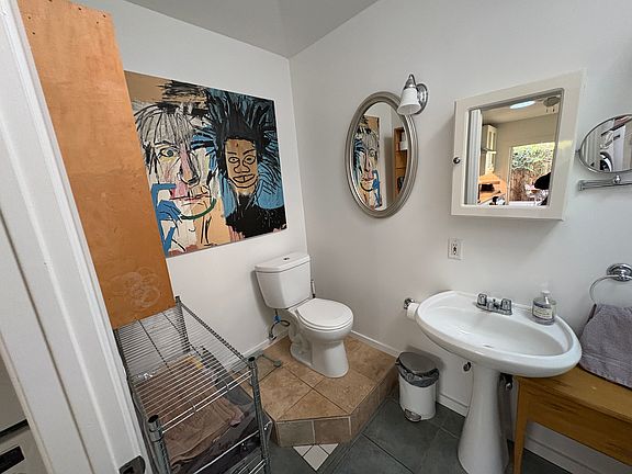 5th image of 3139 Veteran Ave