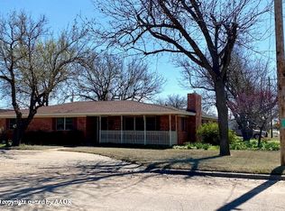 1111 Avenue I NW, Childress, TX 79201